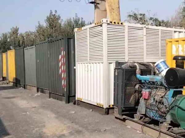 贡山200KW柴油发电机机组每小时油耗是多少？