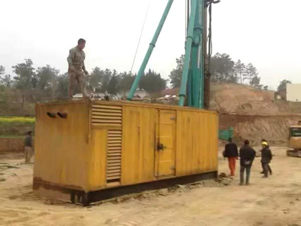 贡山如何判断水冷式机油散热器密封件是否需要更换？